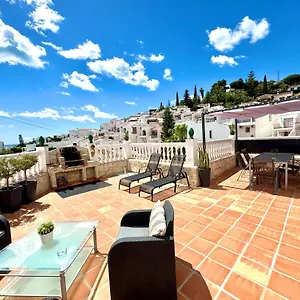 Casa Con Gran Terraza, Muy Luminosa Y En Tranquila Zona Residencial Сasa de vacaciones Nerja